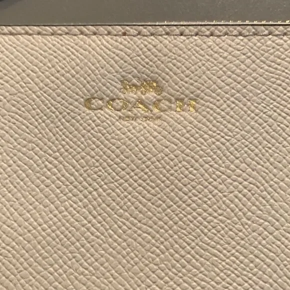 COACH Wristlet NWT - Picture 2 of 4